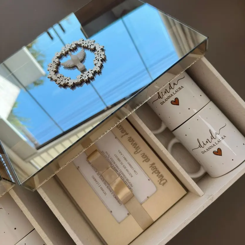 Convite de Padrinhos luxo com 2 Xicaras personalizadas e 1 Porta retrato revestido de tecido